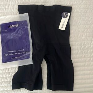 Empetua shaping shorts